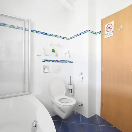 Studio Apartment With View アパート