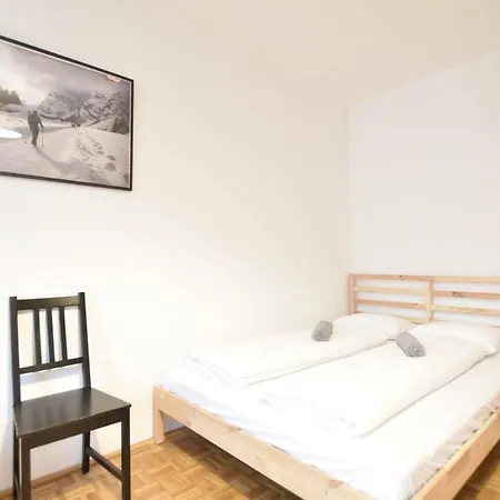Studio Apartment With View アパート *